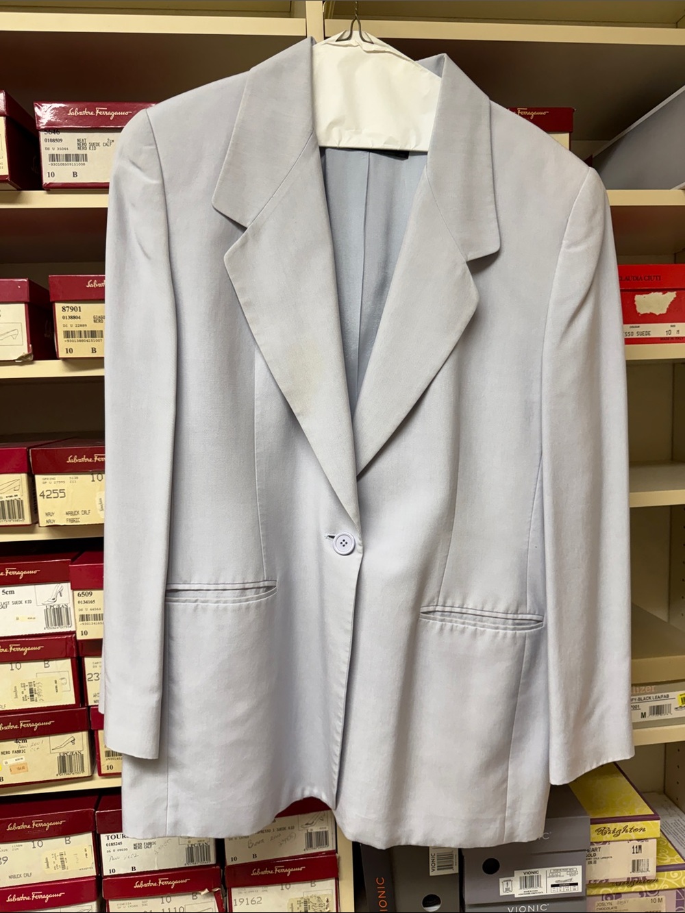 Ellen Tracy 100% silk powder blue Button closure Blazer